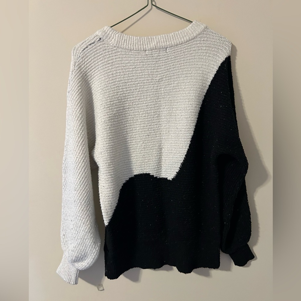 Sweater - Picture 4 of 5